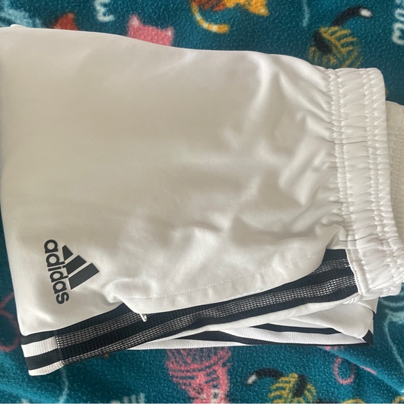 adidas joggers lightly worn - Picture 4 of 4